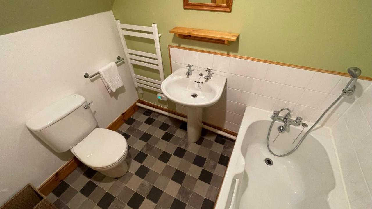 Kerrowdown Cottage-Self Catering For 4 In The Highlands ドラムナドロッキット エクステリア 写真