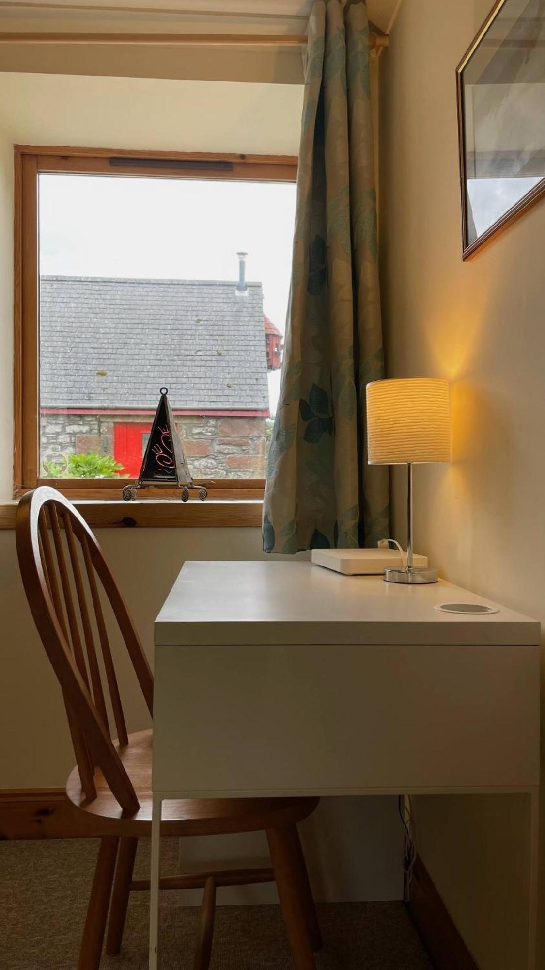 Kerrowdown Cottage-Self Catering For 4 In The Highlands ドラムナドロッキット エクステリア 写真